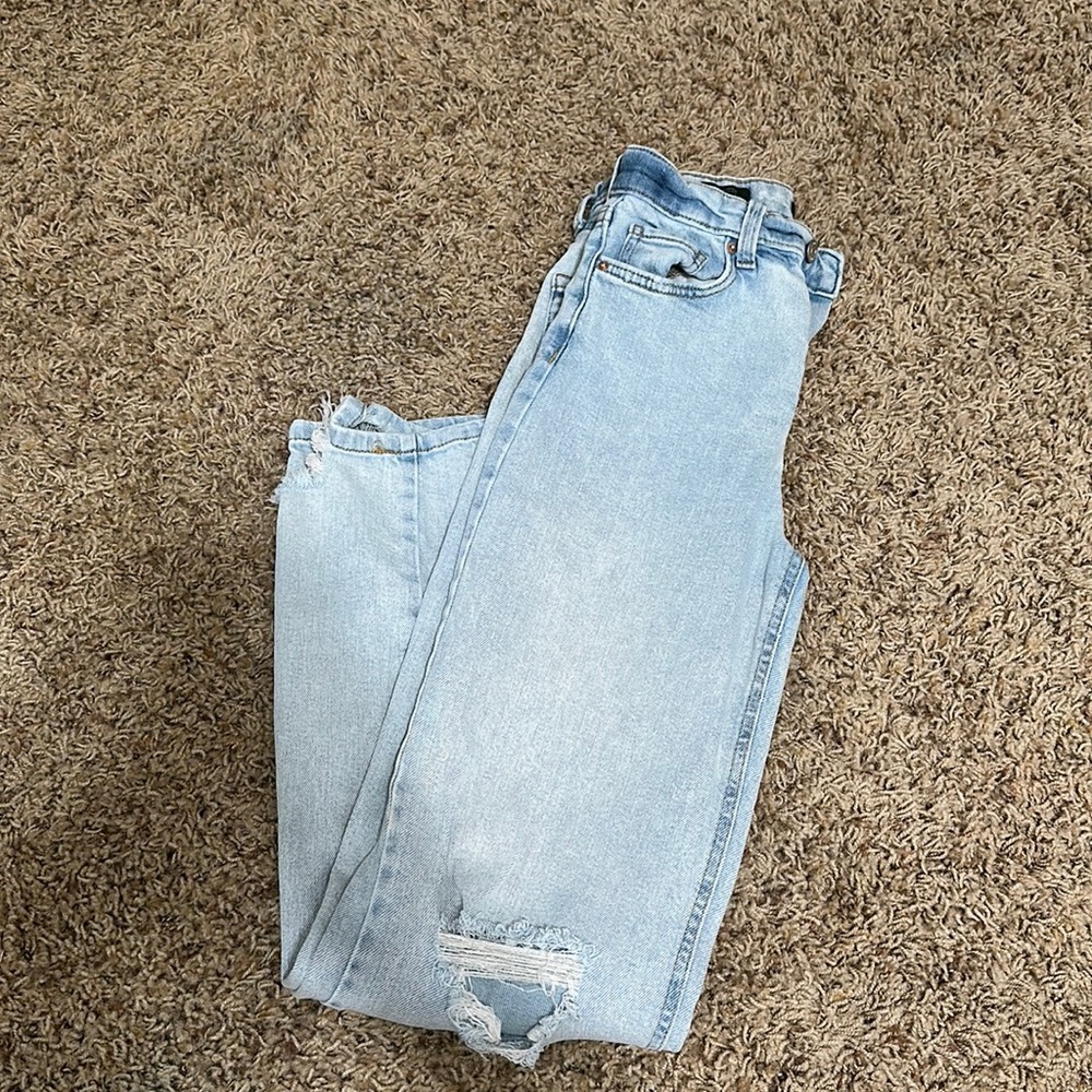 only worn a few times, says 00 fits more like a 0 , super comfortable